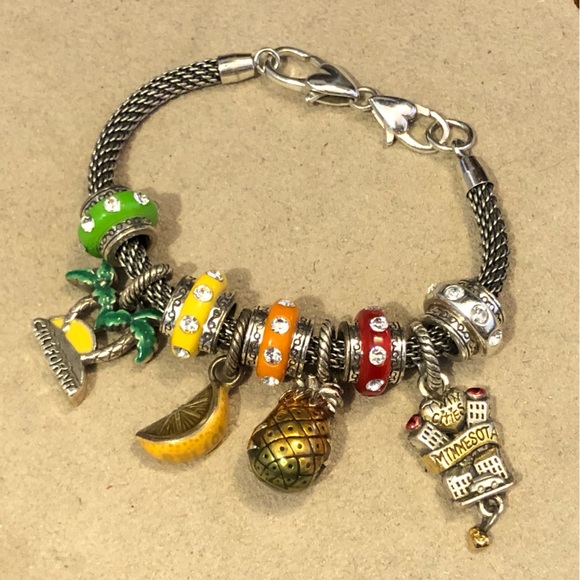 🆕 Brighton Hawaii pineapple charm Golden brown & green Engraved silver sash NWOT - Picture 9 of 10